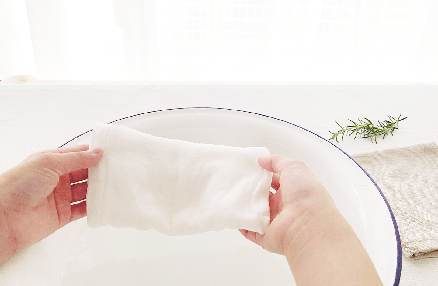 冷湿布はどのように目に効果があるのでしょうか?